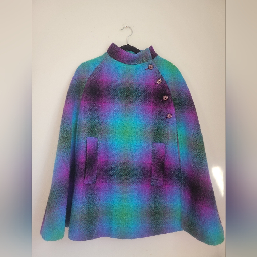 Vintage Boru by Jimmy Hourihan 100% Wool Poncho